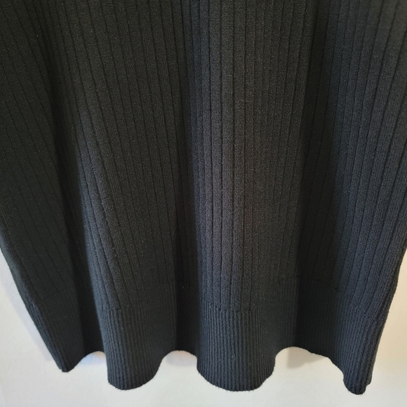 ELIE TAHARI Black Ribbed Knit Sweater Top Sz L Short Sleeve Crewneck Minimalist - Picture 4 of 12
